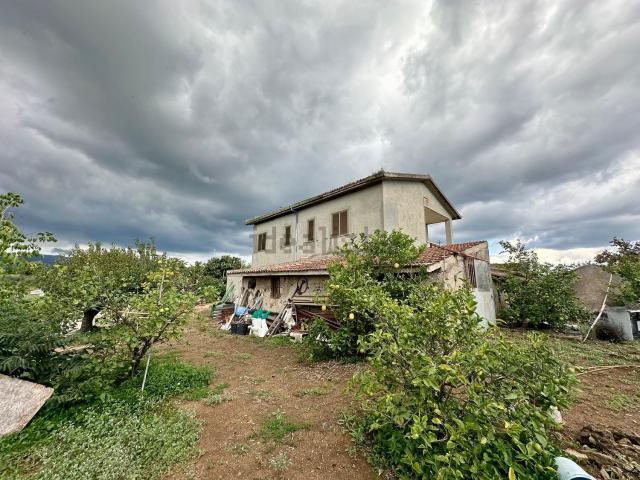 Case e ville in vendita di 219 m² in Via dei Fienili, 122