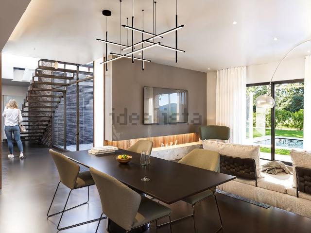 Case e ville in vendita di 219 m² in Via Monte Croce