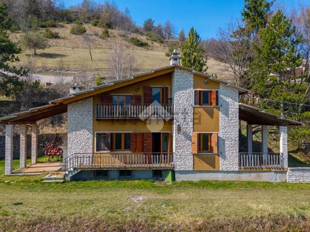 Case e ville in vendita di 219 m² in Via Monte Loffa, 6