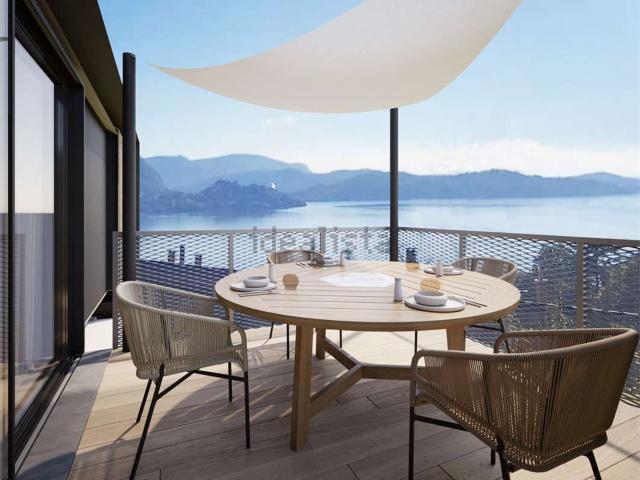 Case e ville in vendita di 219 m² in Via Manin, 4
