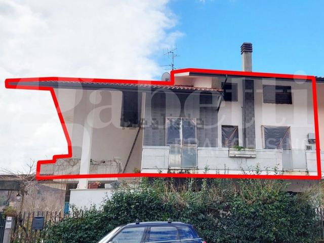 Case e ville in vendita di 219 m² in Via Newton, 8