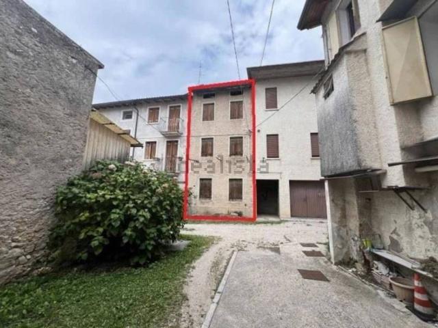 Case e ville in vendita di 219 m² in Via Romolo E Rodolfo Mazzacavallo, 36