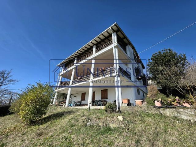 Case e ville in vendita di 219 m² in Località Casa Gallotti, 3