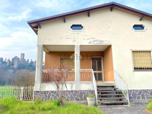 Case e ville in vendita di 219 m² in Strada dei Pallastrelli, 19