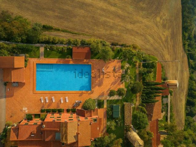 Case e ville in vendita di 2200 m² in Via Cassia, 1177
