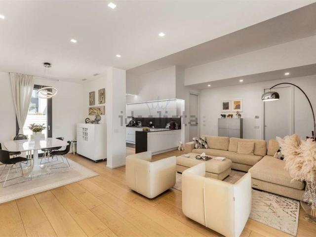 Case e ville in vendita di 220 m²