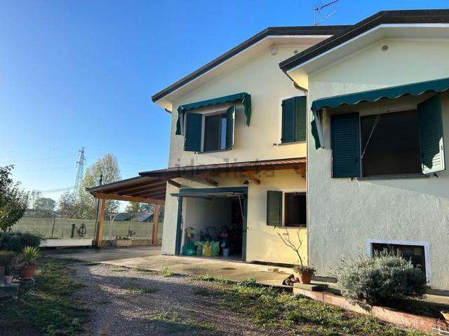 Case e ville in vendita di 220 m²