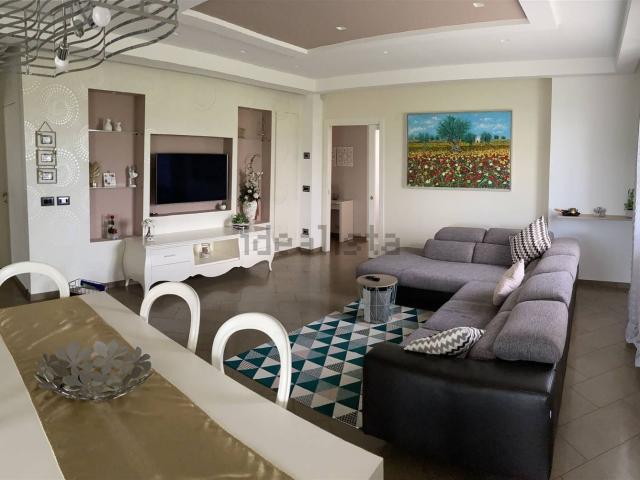 Case e ville in vendita di 220 m²
