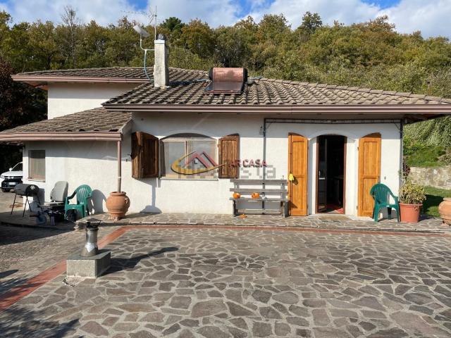 Case e ville in vendita di 220 m²