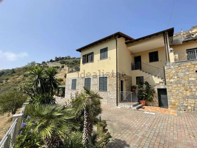 Case e ville in vendita di 220 m²