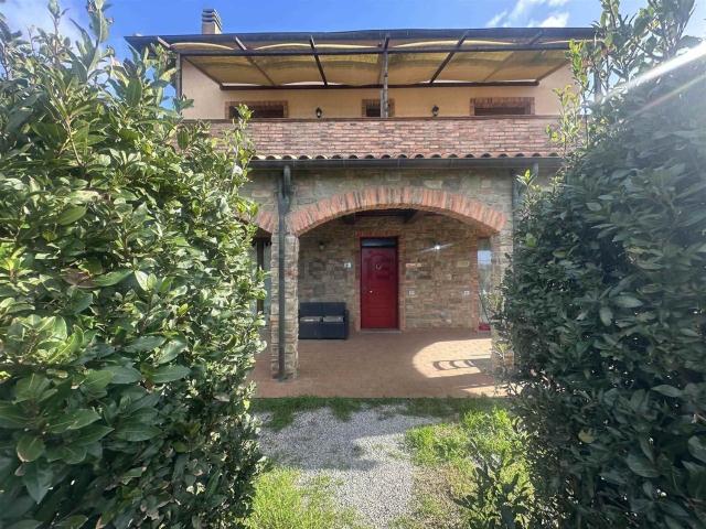 Case e ville in vendita di 220 m²