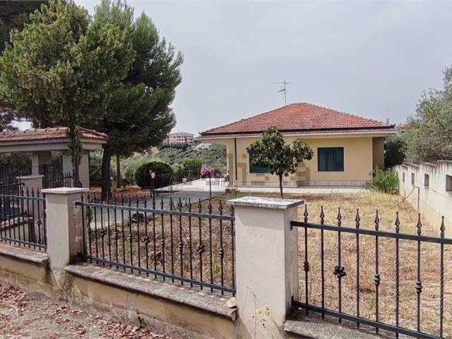 Case e ville in vendita di 220 m²