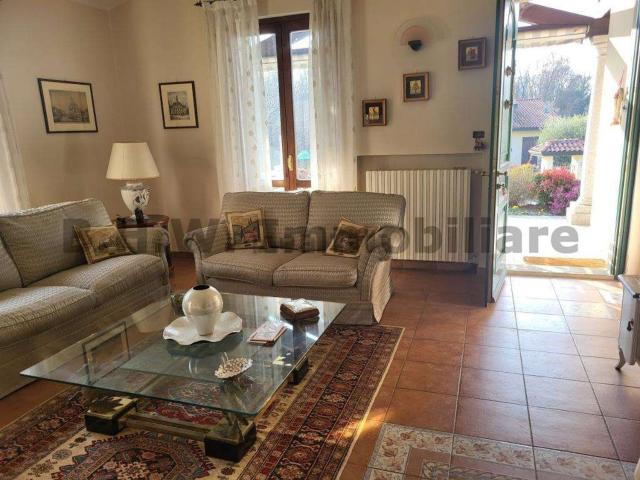 Case e ville in vendita di 220 m²