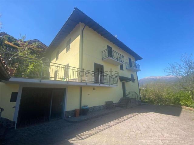 Case e ville in vendita di 220 m²