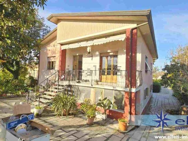 Case e ville in vendita di 220 m²