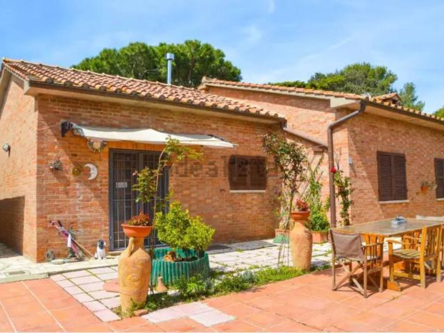 Case e ville in vendita di 220 m²