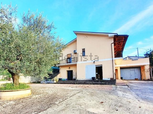 Case e ville in vendita di 220 m²