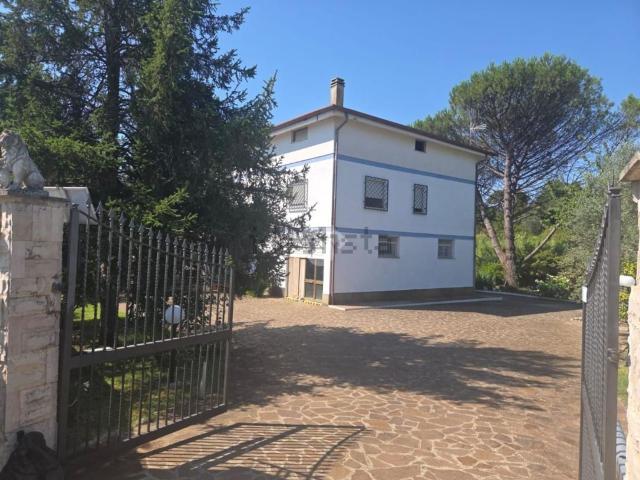 Case e ville in vendita di 220 m²