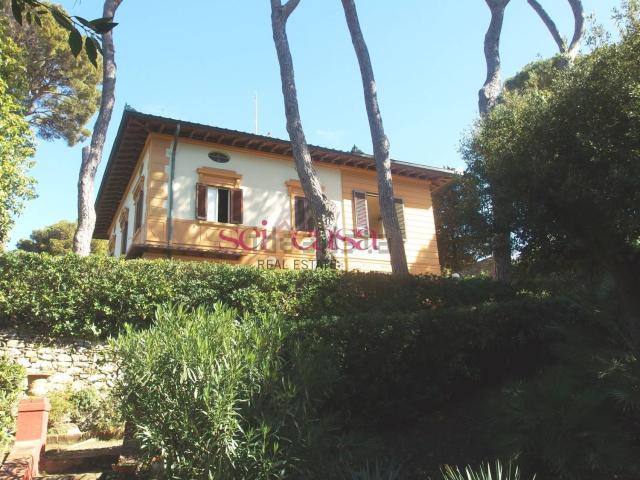 Case e ville in vendita di 220 m²