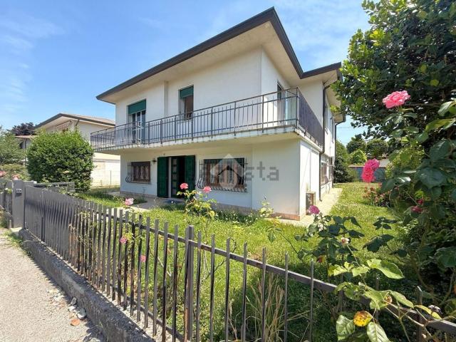 Case e ville in vendita di 220 m²