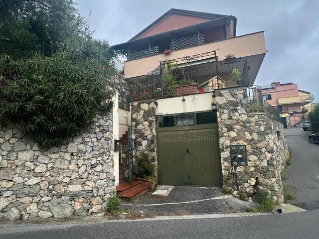 Case e ville in vendita di 220 m²