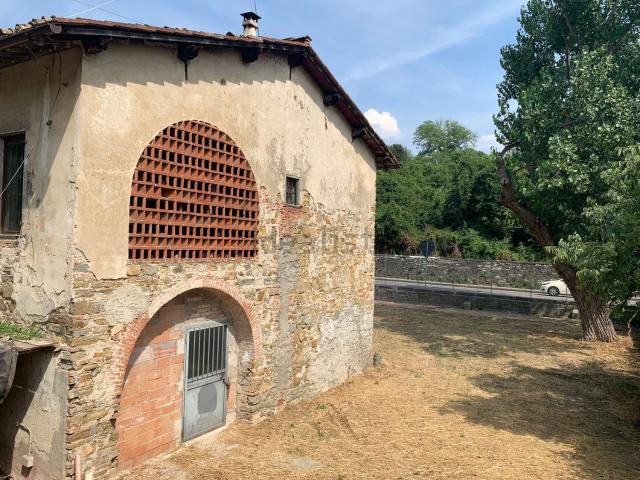 Case e ville in vendita di 220 m² in Via Curva
