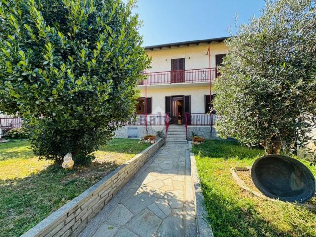 Case e ville in vendita di 220 m² in Via Asmara, 4