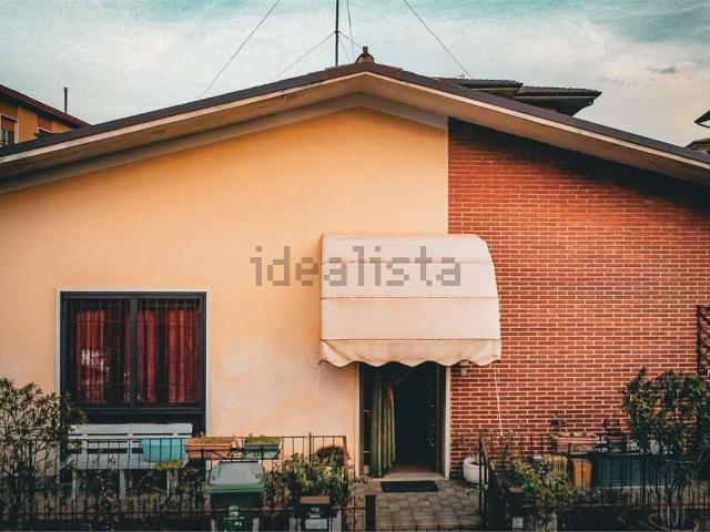 Case e ville in vendita di 220 m² in Via Brigata Toscana