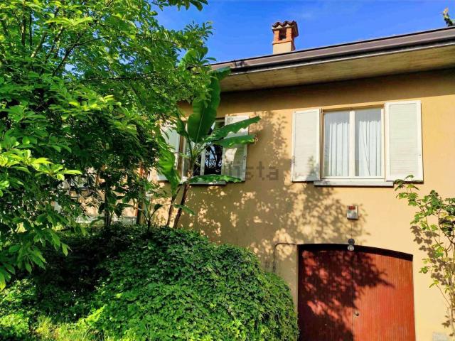 Case e ville in vendita di 220 m² in Via Giovanni XXIII, 6