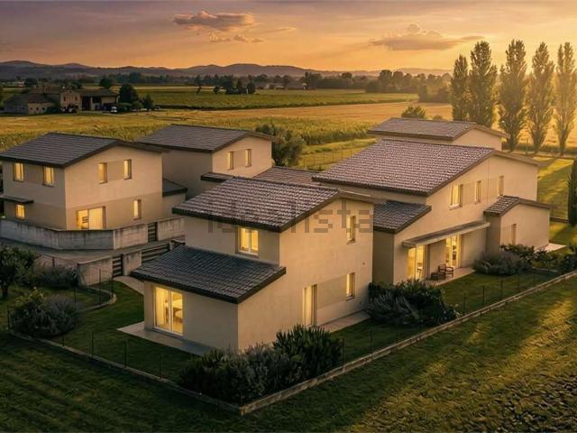 Case e ville in vendita di 220 m² in Via Grande o Rosa, 620
