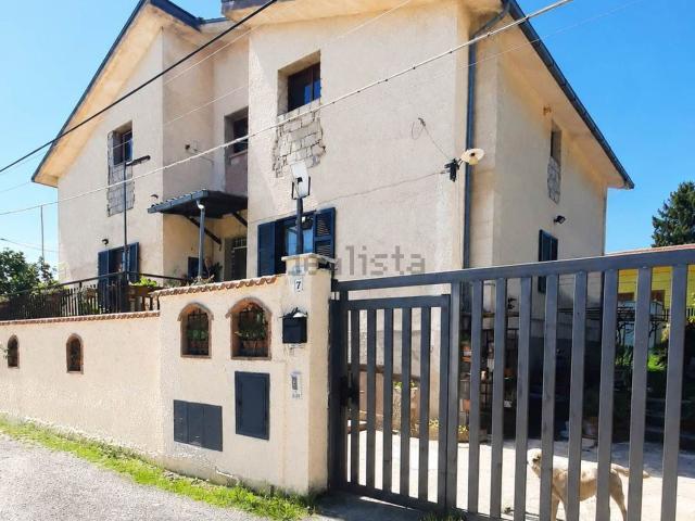 Case e ville in vendita di 220 m² in Via dei Cappuccini, 7