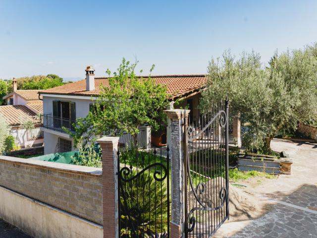 Case e ville in vendita di 220 m² in Via della Selviata, 11