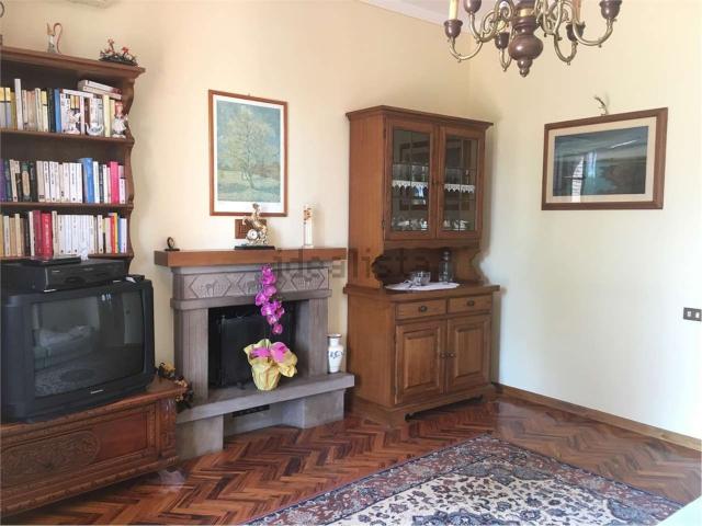 Case e ville in vendita di 220 m² in Via di Montecarlo