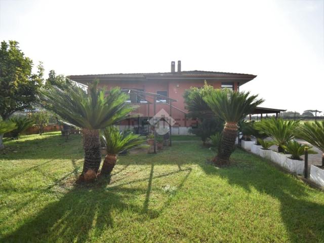 Case e ville in vendita di 220 m² in Via Fontana Murata, 37