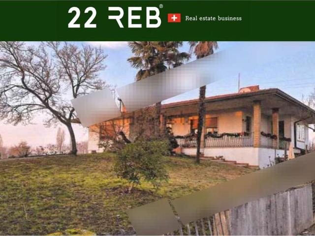 Case e ville in vendita di 220 m² in Via Fantinello Peressina