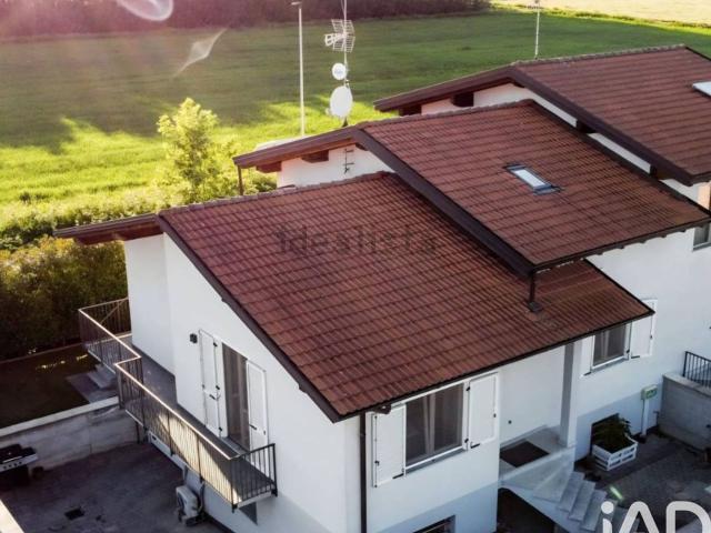 Case e ville in vendita di 220 m² in Via Liberali, 33