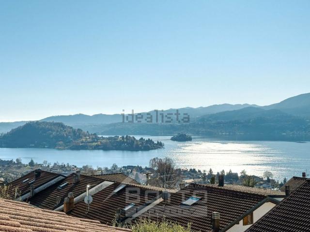 Case e ville in vendita di 220 m² in Via Luneglio, 70