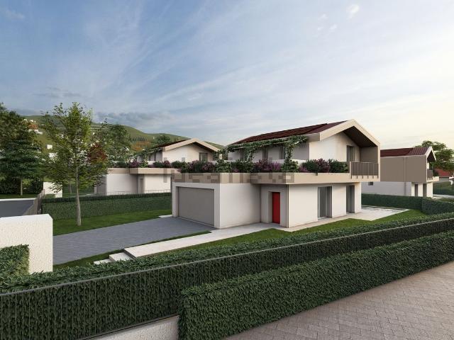 Case e ville in vendita di 220 m² in Via Monte Bolettone