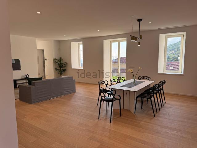 Case e ville in vendita di 220 m² in Via San Bortolo, 17
