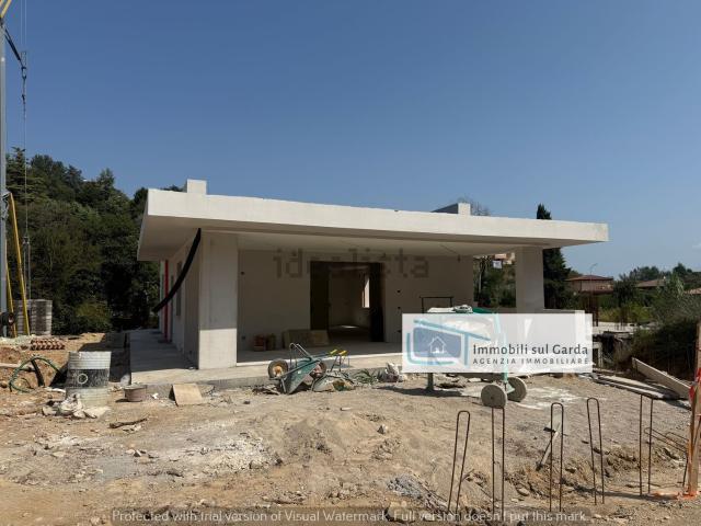 Case e ville in vendita di 220 m² in Via San Carlo Chizzoline