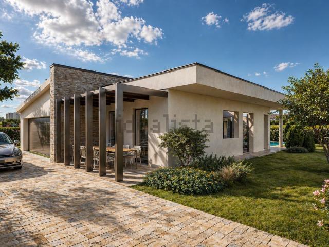 Case e ville in vendita di 220 m² in Via San Felice Extra, 50