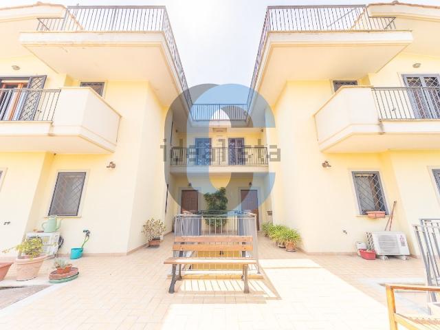Villetta bifamiliare in vendita di 220 m² in Via San Luca, 1