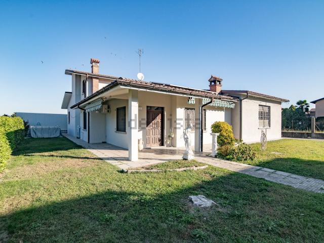 Case e ville in vendita di 220 m² in Via San Lazzaro, 13