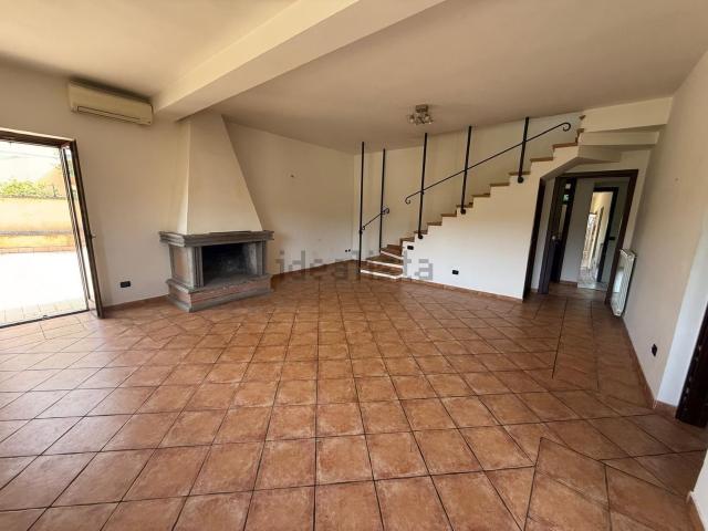 Case e ville in vendita di 220 m² in Via Santa Maria