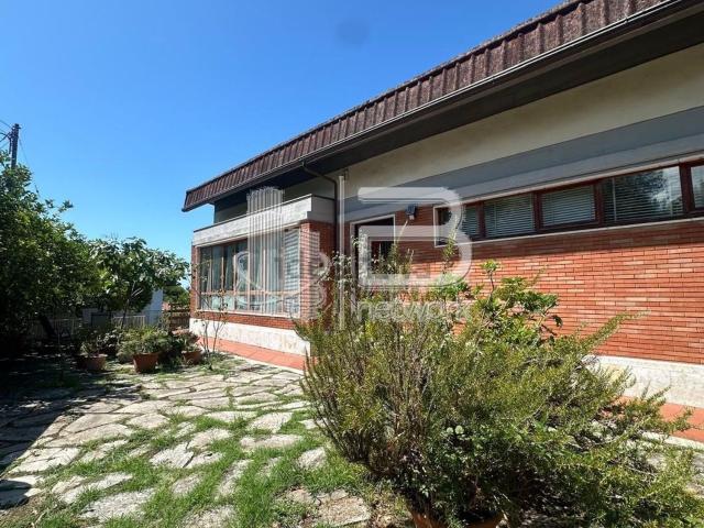 Case e ville in vendita di 220 m² in Via Poggiolo