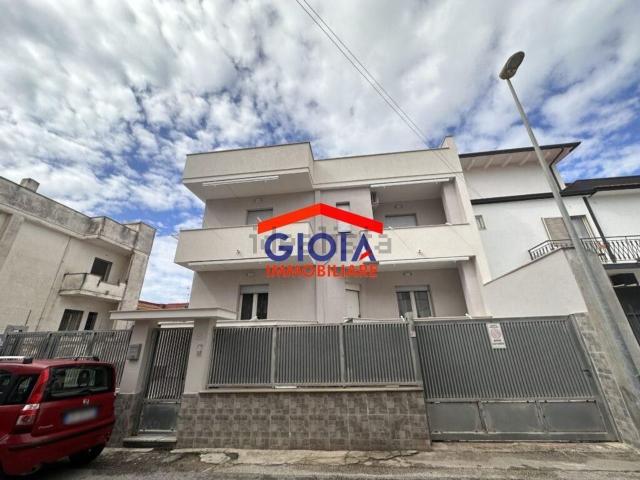 Case e ville in vendita di 220 m² in Via Ponticelli, 45