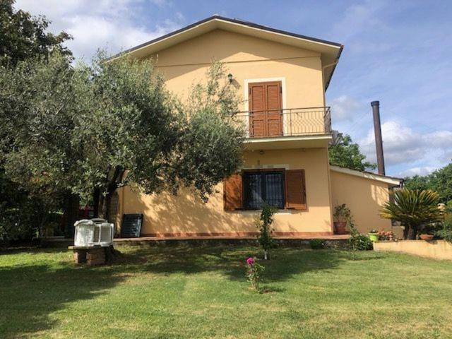 Case e ville in vendita di 220 m² in Via Pajanello, 8