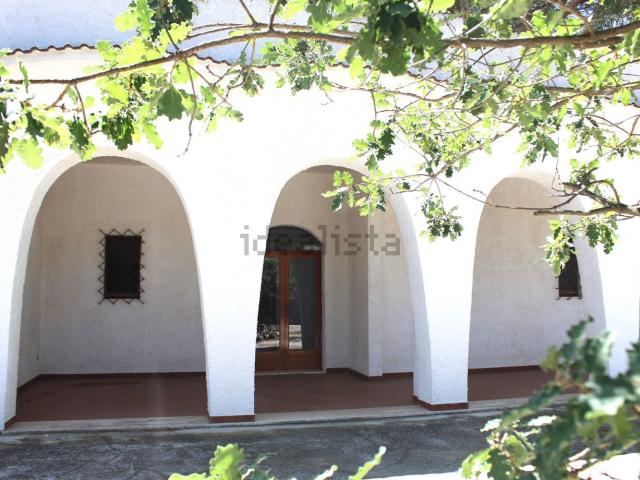 Case e ville in vendita di 220 m² in Via per Brindisi