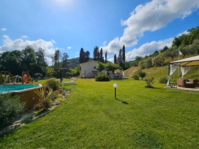Case e ville in vendita di 220 m² in Via Pian del Rio, 8