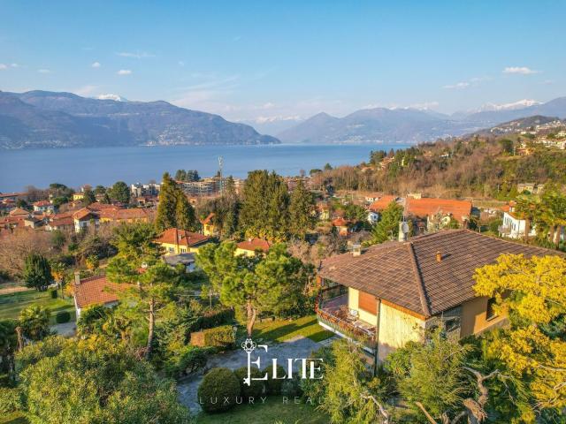 Case e ville in vendita di 220 m² in Via Privata Altipiano, 16